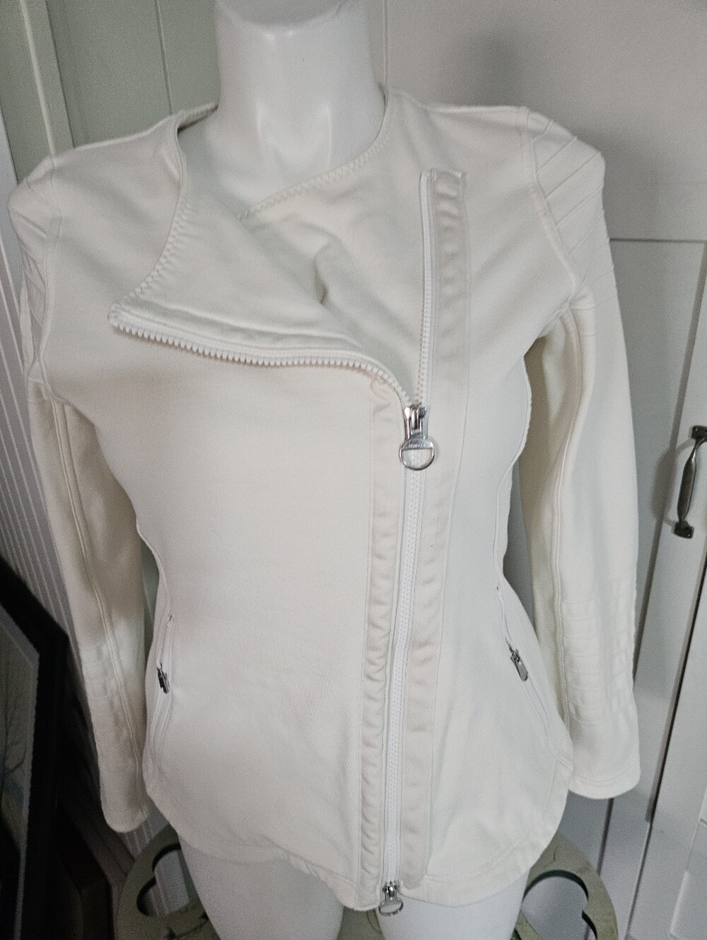 Athleta Ivory Magnolia Moto Jacket Asymmetrical Full Zip Ribbed Sz L Clean Euc